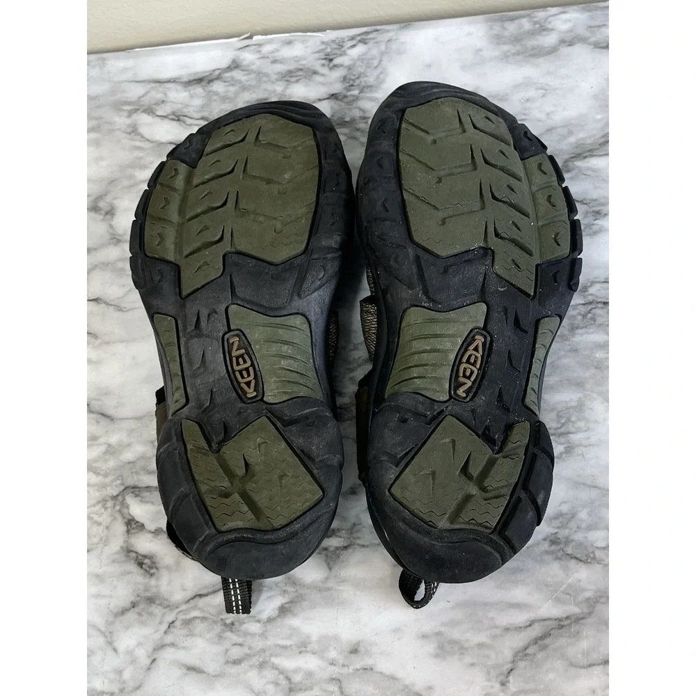 KEEN Newport H2 Mens Sandals Forest Night Water Hiking Sport Outdoor 9.5 #102250